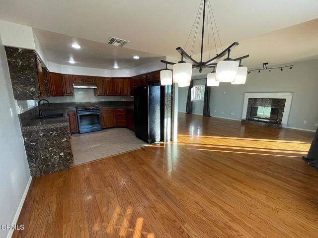 Building Photo - 735 Benson Way