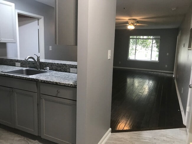 Building Photo - 1511 Graduate Ln