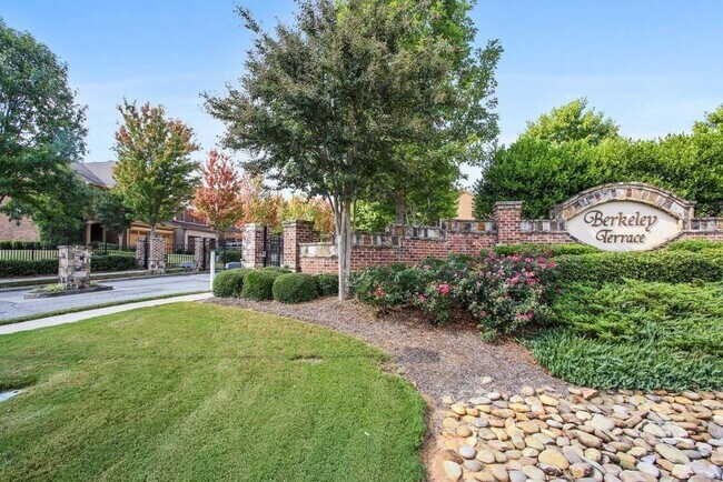 Building Photo - 4978 Berkeley Oak Dr