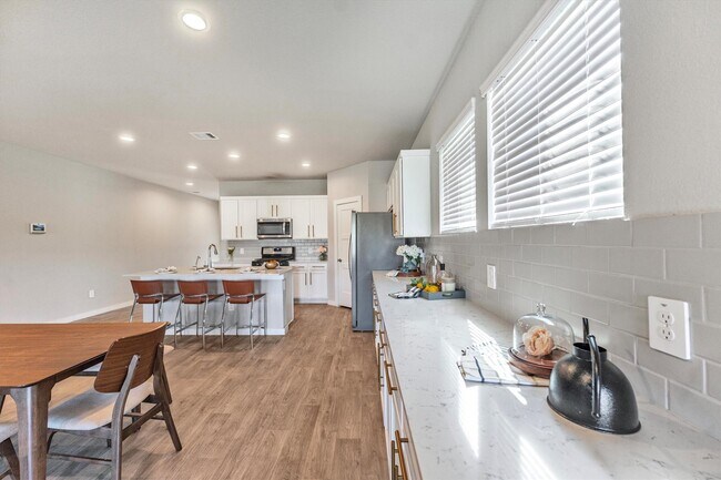 Building Photo - 12107 Bear River Dr