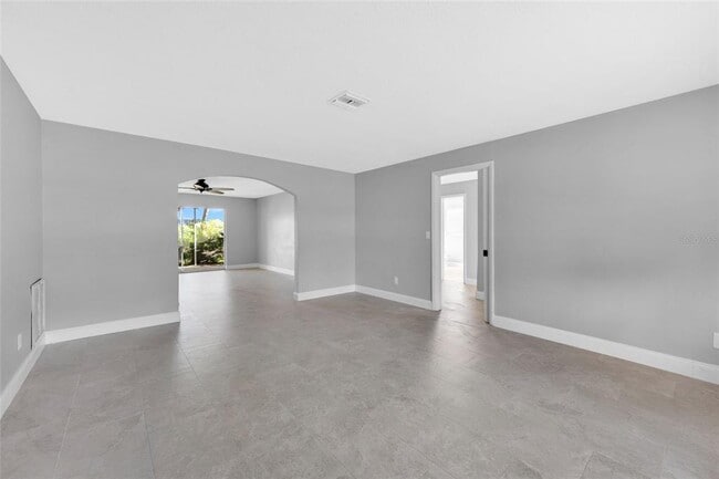 Building Photo - 124 Crystal Beach Ave