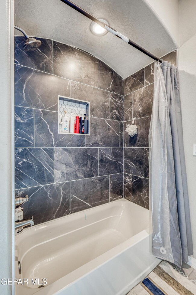 Building Photo - 2375 Enchanted Peaks