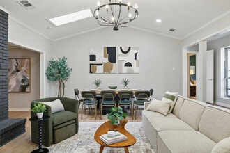 Building Photo - 522 Flamingo Way