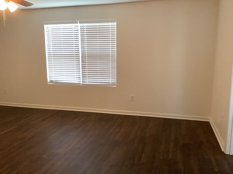 Building Photo - 36 Jones Creek Cir