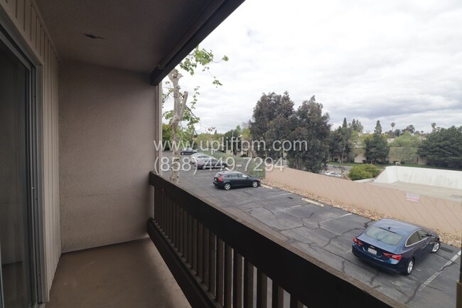 Building Photo - 1BR/1BA LA MESA w/ 2 Balconies near Lake M...
