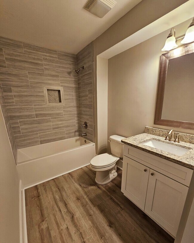Building Photo - Beautiful updated 1 bedroom 1 bath in Conway