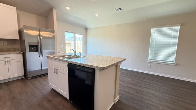 Building Photo - 21703 Meadow Ct