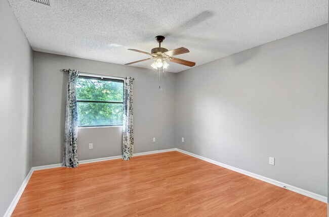 Building Photo - 11834 Donlin Dr