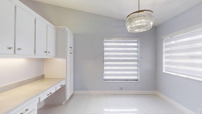 Building Photo - 8141 Golf Club Ct