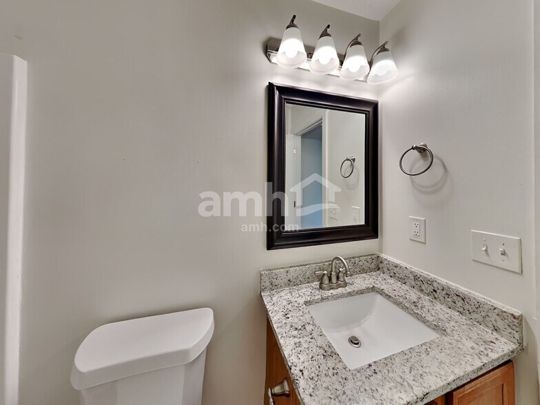 Building Photo - 4864 Ark Ln