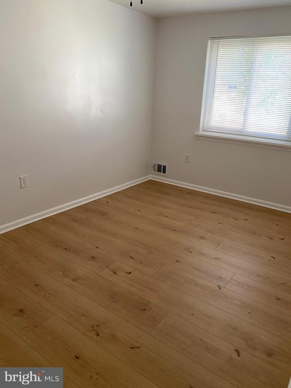 Building Photo - 8049 St Annes Ct