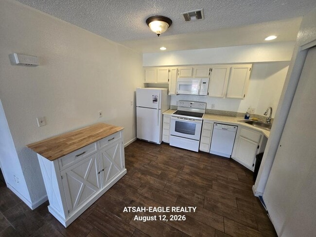 Building Photo - 1069 Tower Butte Dr