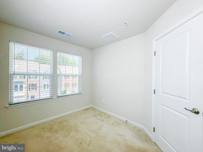 Building Photo - 72 Caswell Dr
