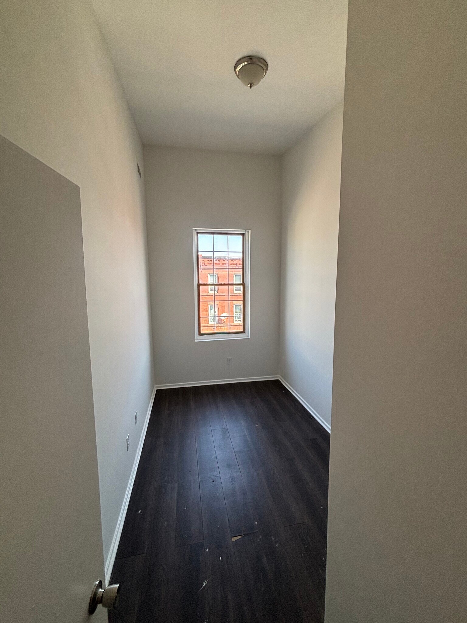 Building Photo - 1918 W Diamond St