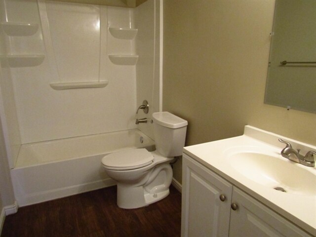 Building Photo - 32 E 2200 S