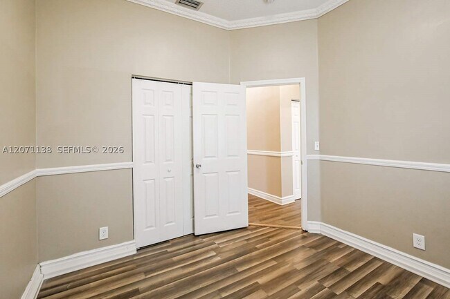 Building Photo - 6821 NW 28th Pl