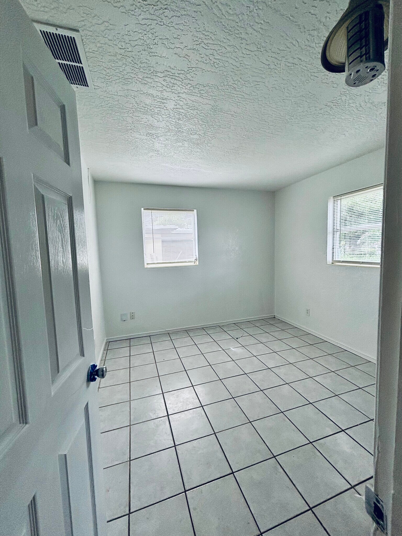 Building Photo - 1108 Myrtle Ln