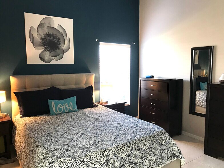 Building Photo - 499 Lancers Dr