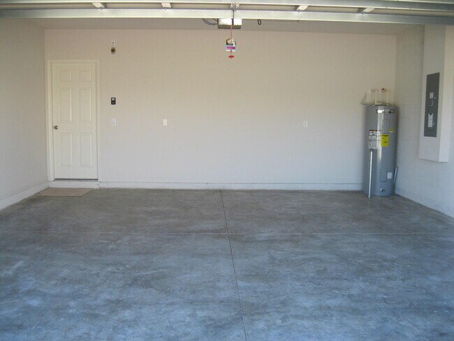 Building Photo - 476 Seafoam Cir