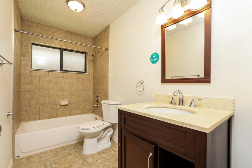Building Photo - 336 Alba Ln