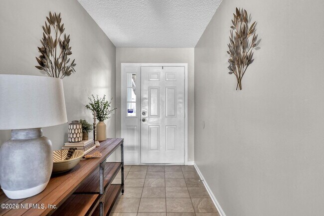 Building Photo - 12967 Canyon Creek Trail S