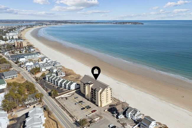 Building Photo - Fully Furnished Oceanfront 2 bed/2 bath