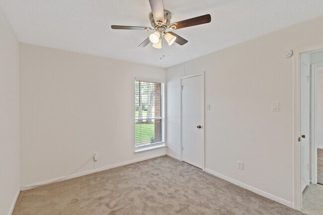 Building Photo - 7019 Yardley Dr