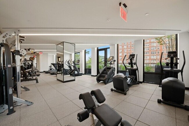 Building Photo - 219 Bay 31st St