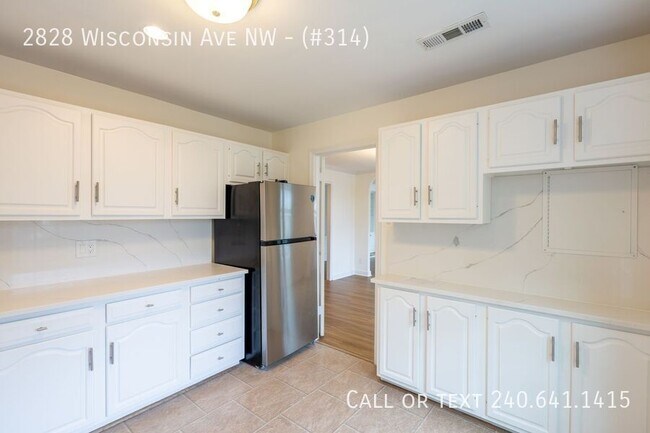 Building Photo - 2828 Wisconsin Ave NW