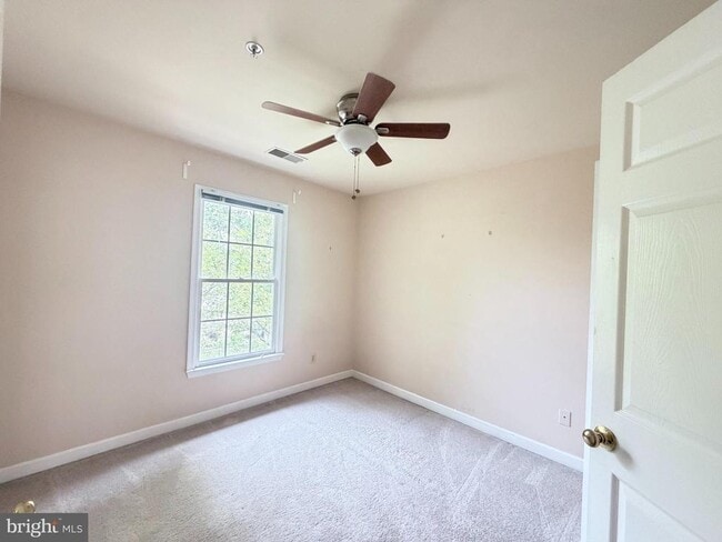 Building Photo - 225 Deer Meadow Ln