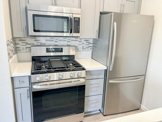 Building Photo - 91-269-269 Hanapouli Cir