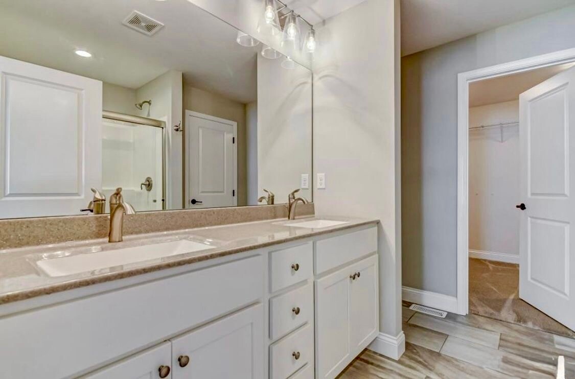 Building Photo - 1811 Spartan Dr