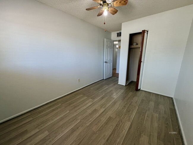 Building Photo - 3028 S Fairway Ave