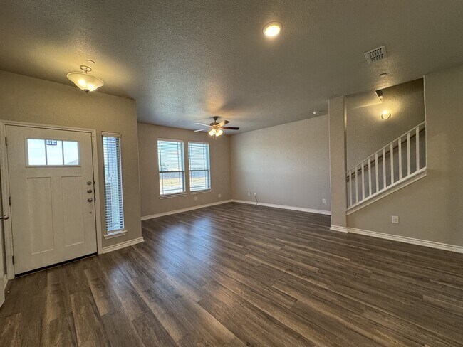 Building Photo - 7611 Stonehollow