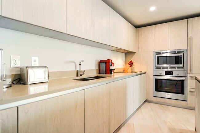 Building Photo - 4111 S Ocean Dr