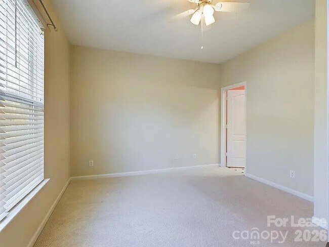 Building Photo - 11457 Dixie Glen Dr