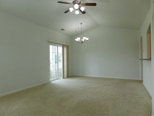 Building Photo - 2464 Thunder Mountain Drive