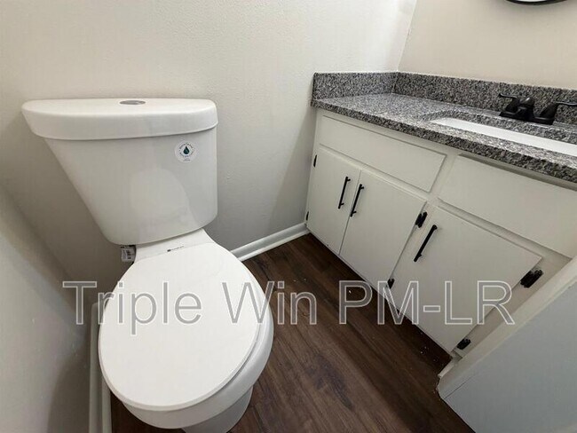 Building Photo - 17512 Bradshaw Rd