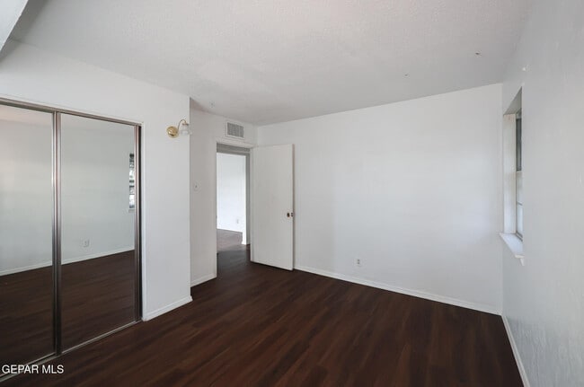 Building Photo - 5409 Edmonton Ave