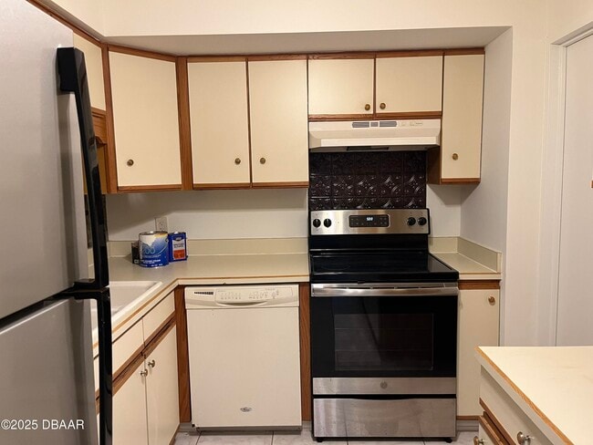 Building Photo - 1224 S Peninsula Dr