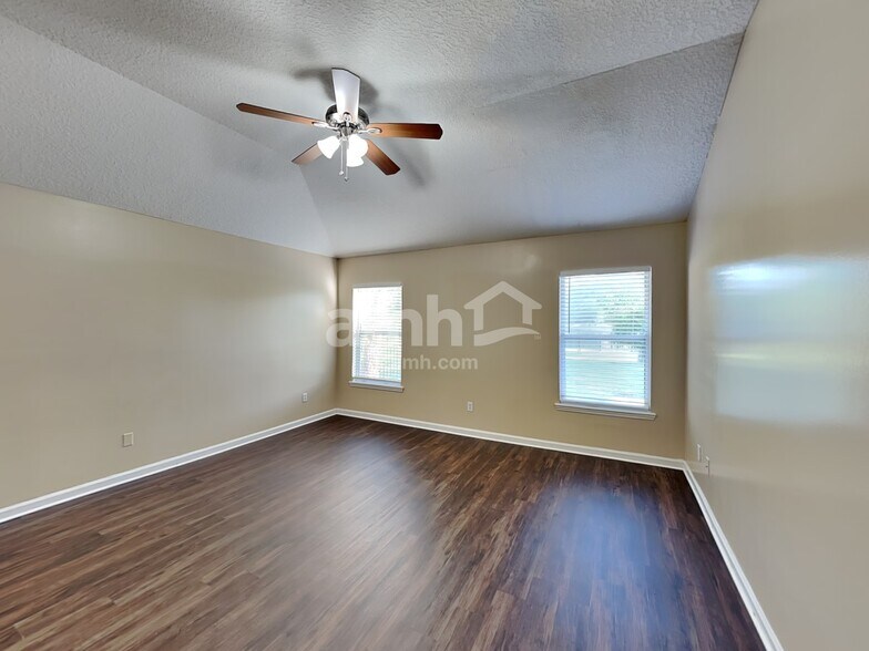 Building Photo - 1690 Rustling Dr