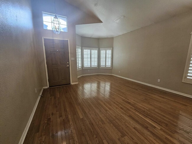 Building Photo - 1867 E Brentrup Dr