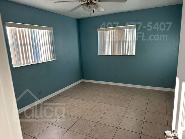 Building Photo - 13753 Oleander Ave