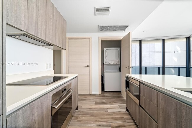 Building Photo - 801 S Miami Ave