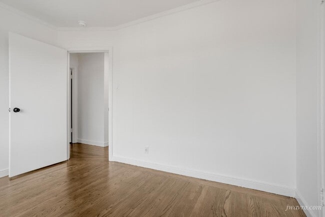 Building Photo - 2 Lapham Way