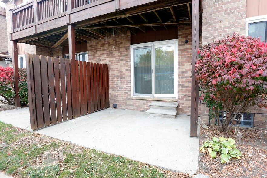 Building Photo - 1616 Washtenaw Ave