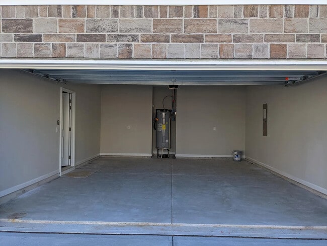 Primary Photo - 2750 Kimblewick Ct