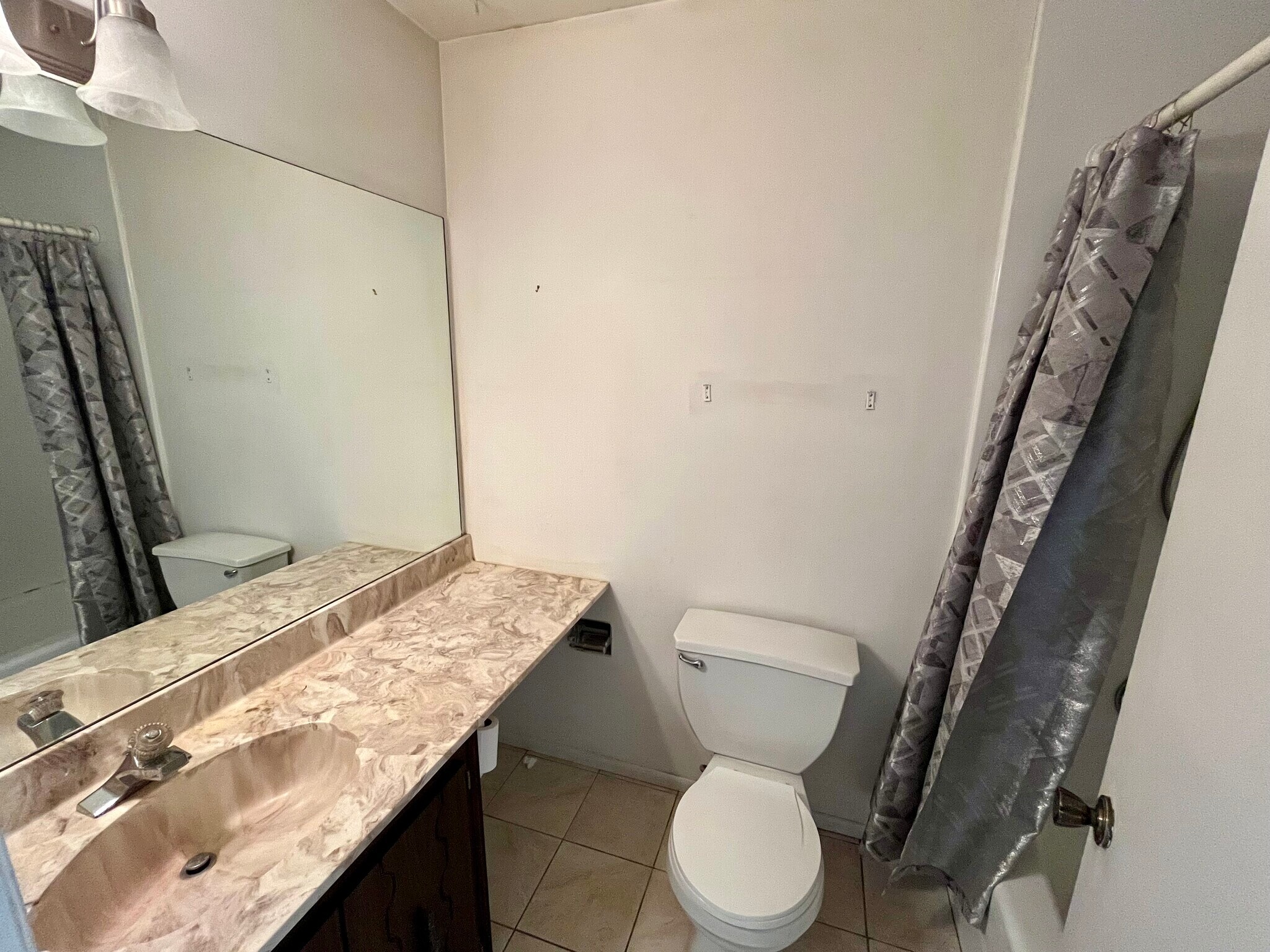 Bathroom - 1054 Deerpath Ct