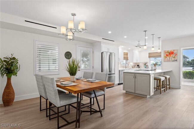 Building Photo - 3400 Gulf Shore Blvd N