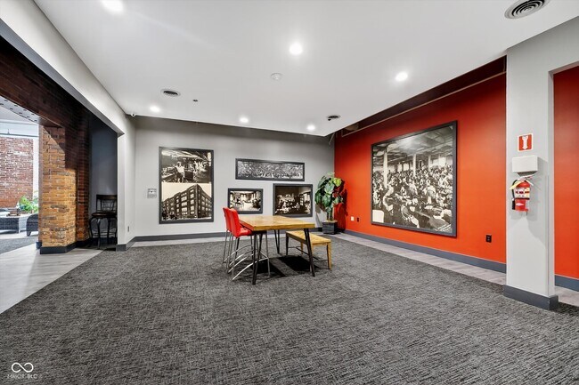 Building Photo - 430 N Park Ave